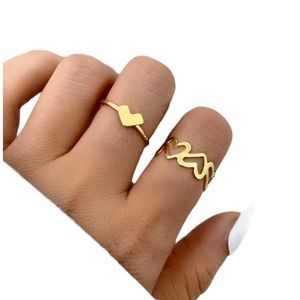 Gold 2 Piece Heart Ring Set